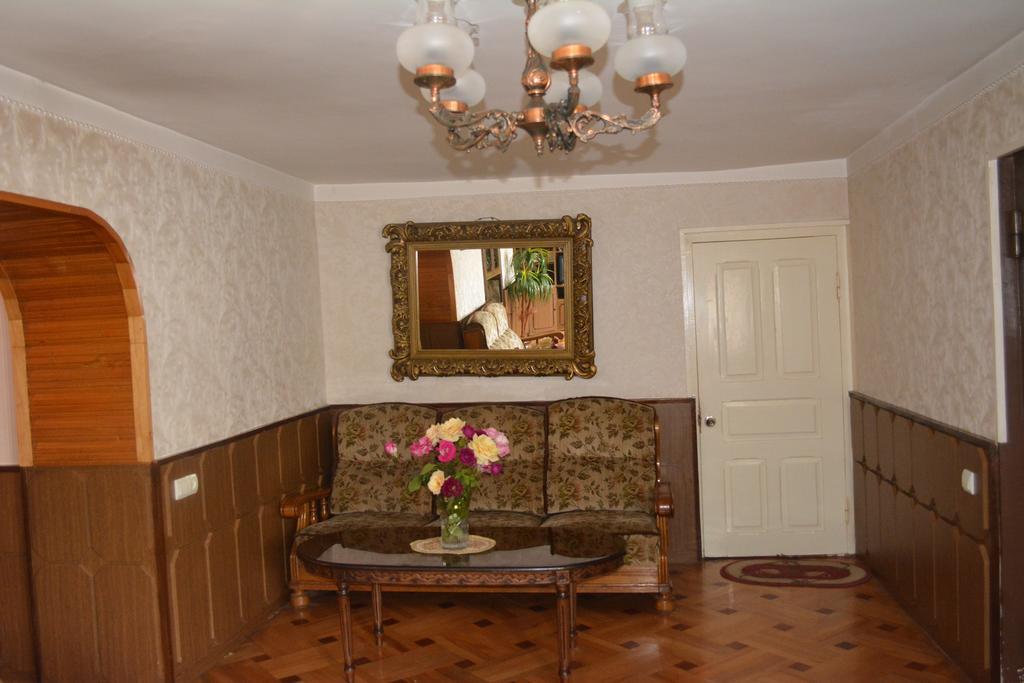 Guesthouse Giorgi Telavi Buitenkant foto