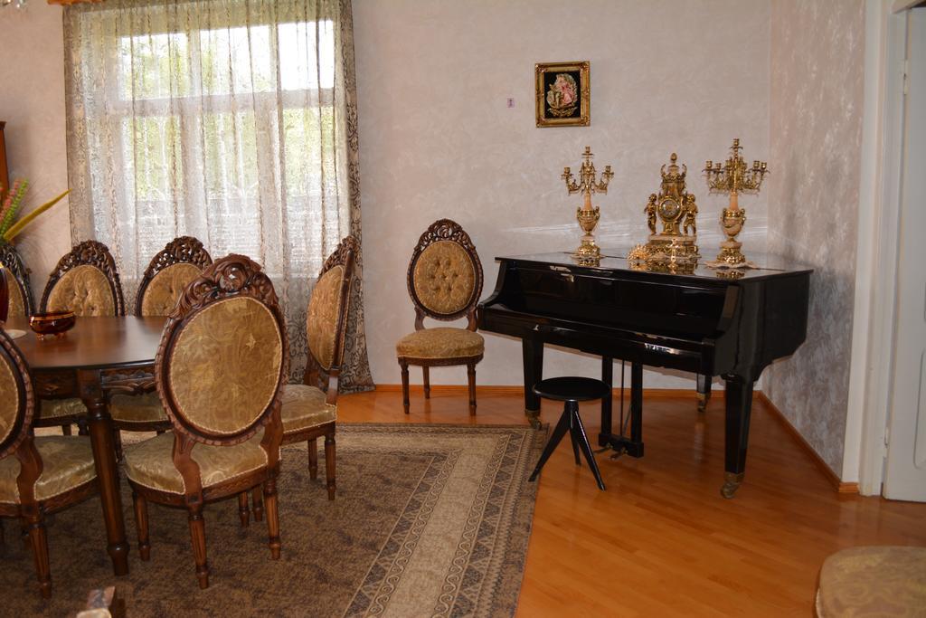 Guesthouse Giorgi Telavi Buitenkant foto